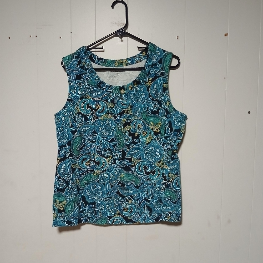 Croft and Barrow women's sleeveless Pullover top. Size XL